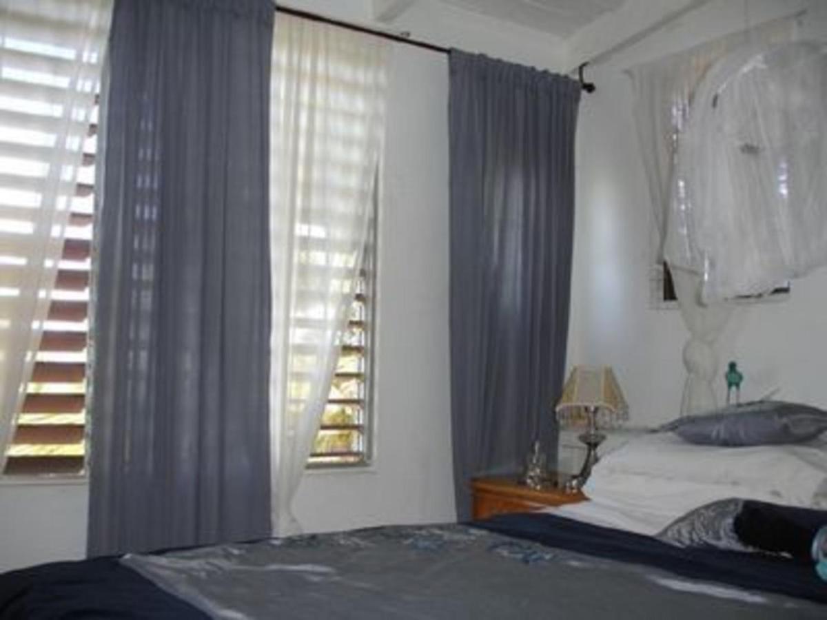 Attractive 2-Bed Apartment Stunning Sea View Dickenson Bay Exterior foto