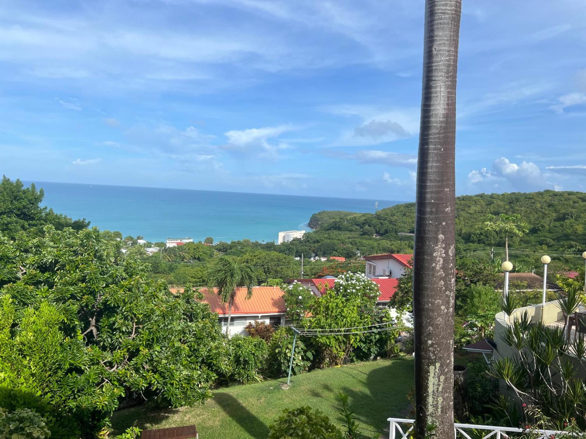 Attractive 2-Bed Apartment Stunning Sea View Dickenson Bay Exterior foto